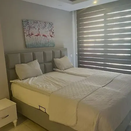 Cleopatra 6 Apartment *